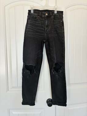 American Eagle Strigid Ripped Black High-Waisted Mom Jeans